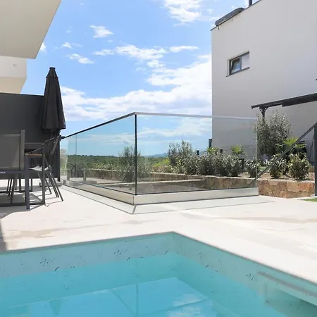 Apartment Brand New With Private Pool *