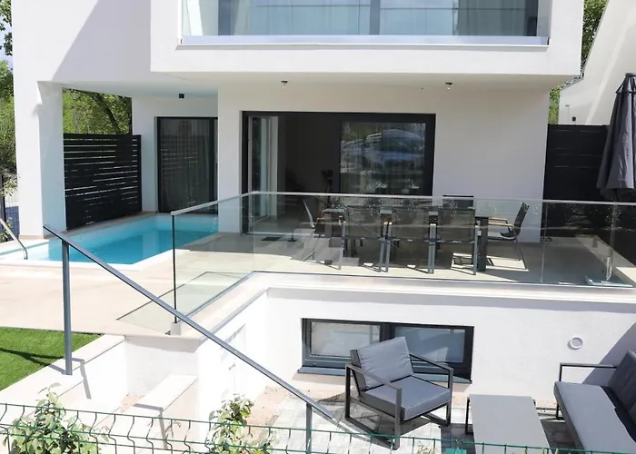 Brand New With Private Pool Njivice