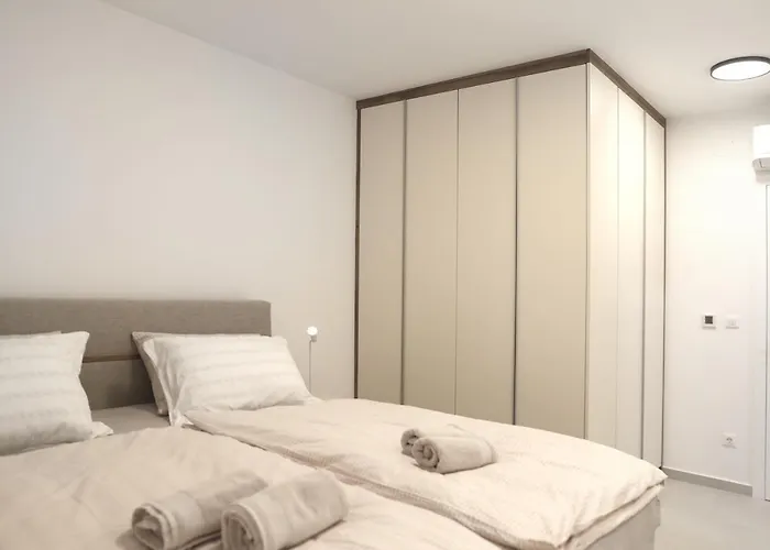 Brand New With Private Pool Apartmán