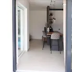 Διαμέρισμα Brand New With Private Pool *