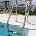 Διαμέρισμα Brand New With Private Pool Njivice