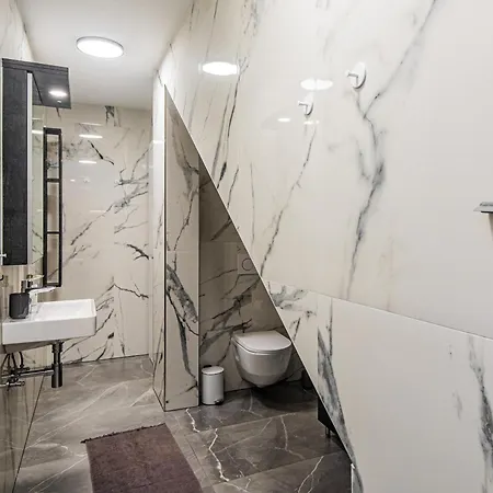 Διαμέρισμα Brand New With Private Pool Njivice
